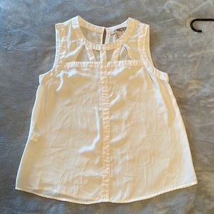Forever21 contemporary sleeveless blouse